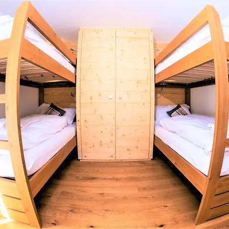 Les Rahas By Mrs Miggins Apartmanhotel Grimentz