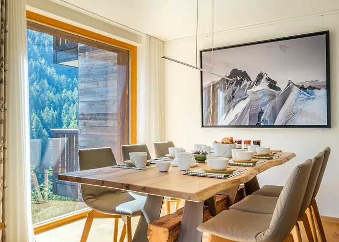 Les Rahas By Mrs Miggins 4*