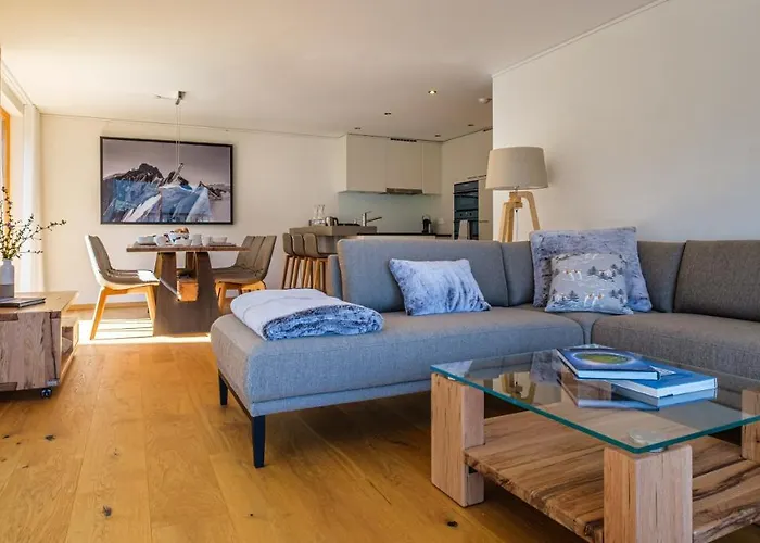 Les Rahas By Mrs Miggins 4*