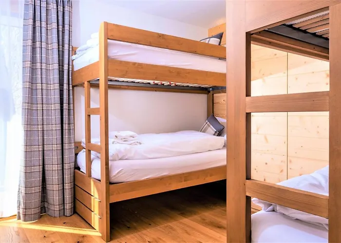 Les Rahas By Mrs Miggins Grimentz