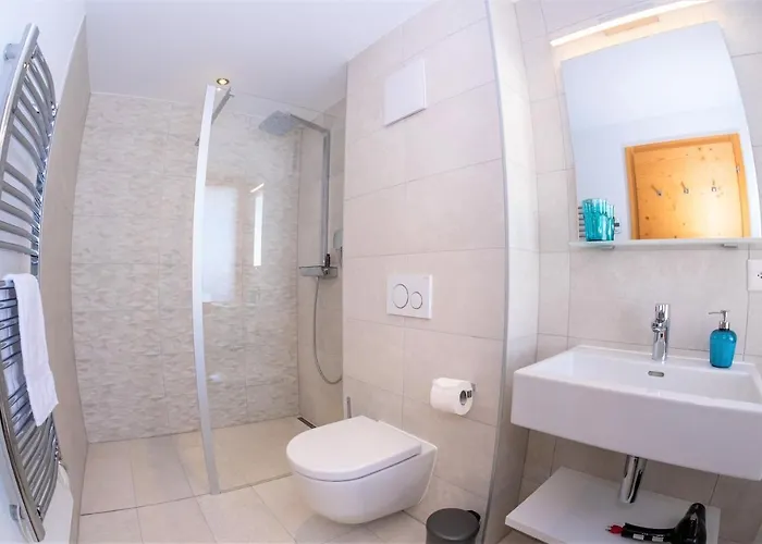 Les Rahas By Mrs Miggins