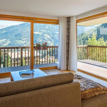 Les Rahas By Mrs Miggins 4*