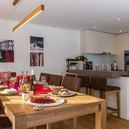 Les Rahas By Mrs Miggins Grimentz