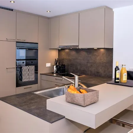 Les Rahas By Mrs Miggins 4*