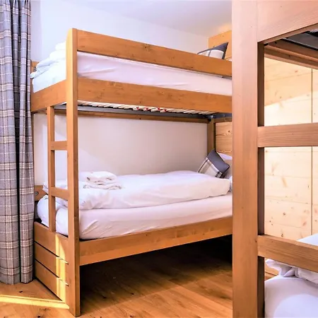 Les Rahas By Mrs Miggins Grimentz