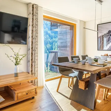 Les Rahas By Mrs Miggins 4* Grimentz